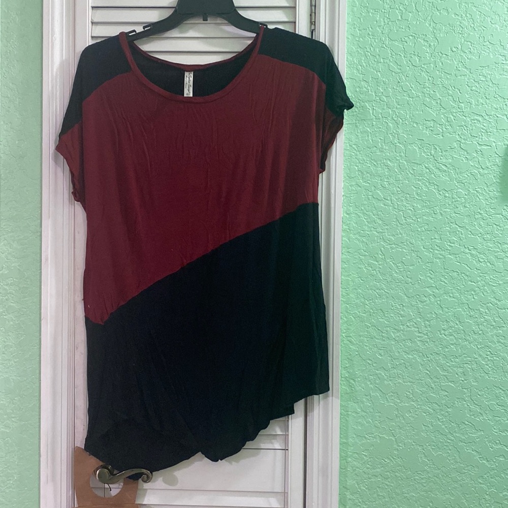 Per Seption Concept Women’s Black and Red Short-Sleeve Top XL